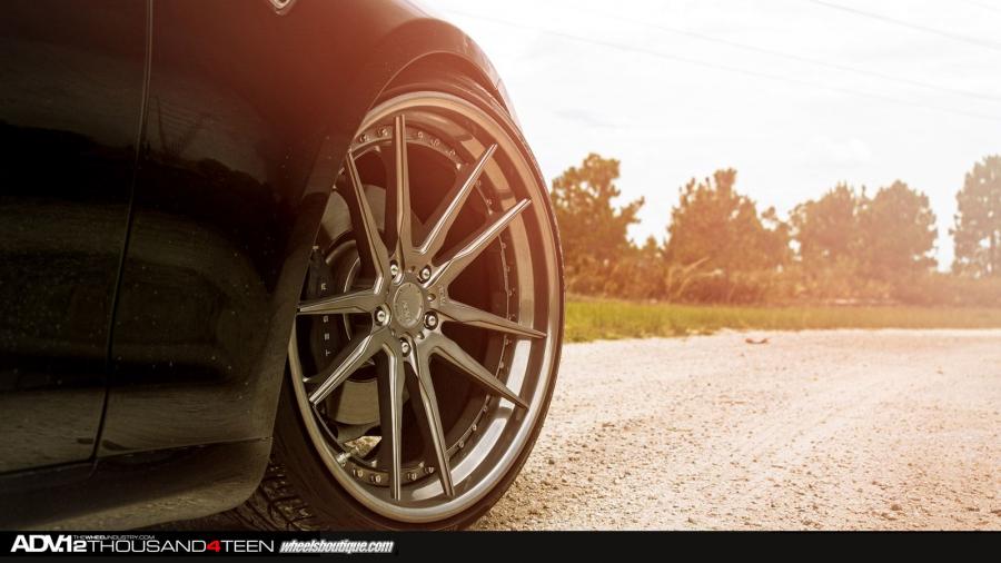  Tesla Model S by ADV.1 Wheels 2014 года  (фото 19 из 21)